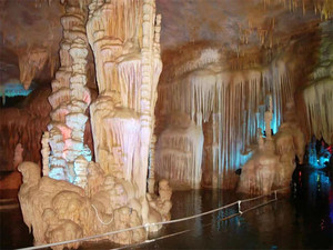 室内假山溶洞流水景观